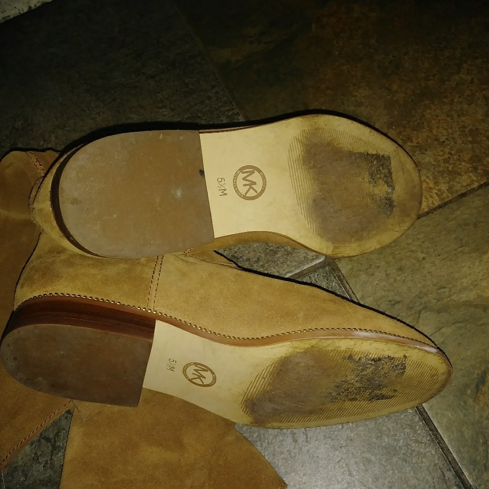 Boots - Picture 2 of 3